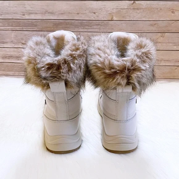 UGG Women’s Adirondack III Tipped Waterproof White Leather Boots - Picture 3 of 10